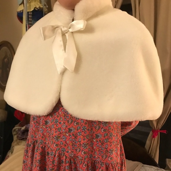 Rare Vintage 1970’s Fur Bow Cape - Picture 7 of 7